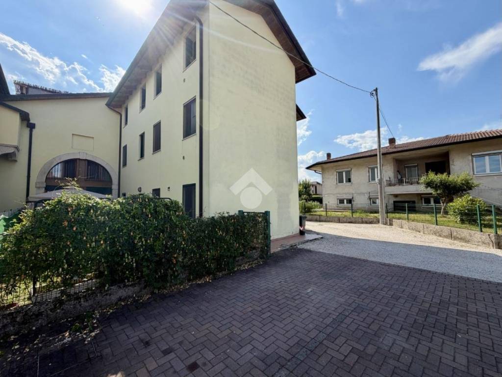 appartamento in vendita ad Isola Vicentina in zona Castelnovo
