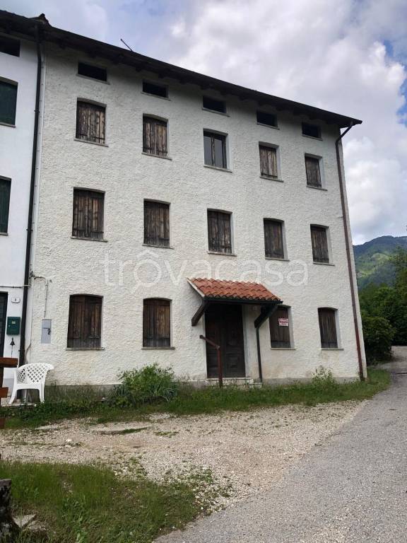 casa indipendente in vendita a Laghi