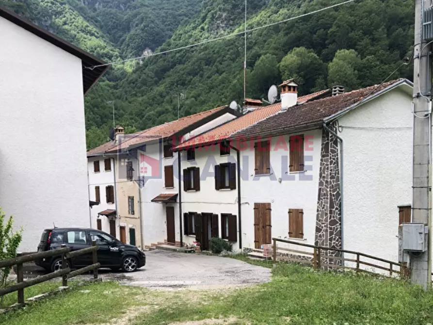 casa indipendente in vendita a Laghi