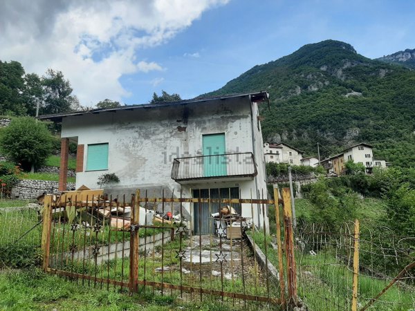 casa indipendente in vendita a Lastebasse