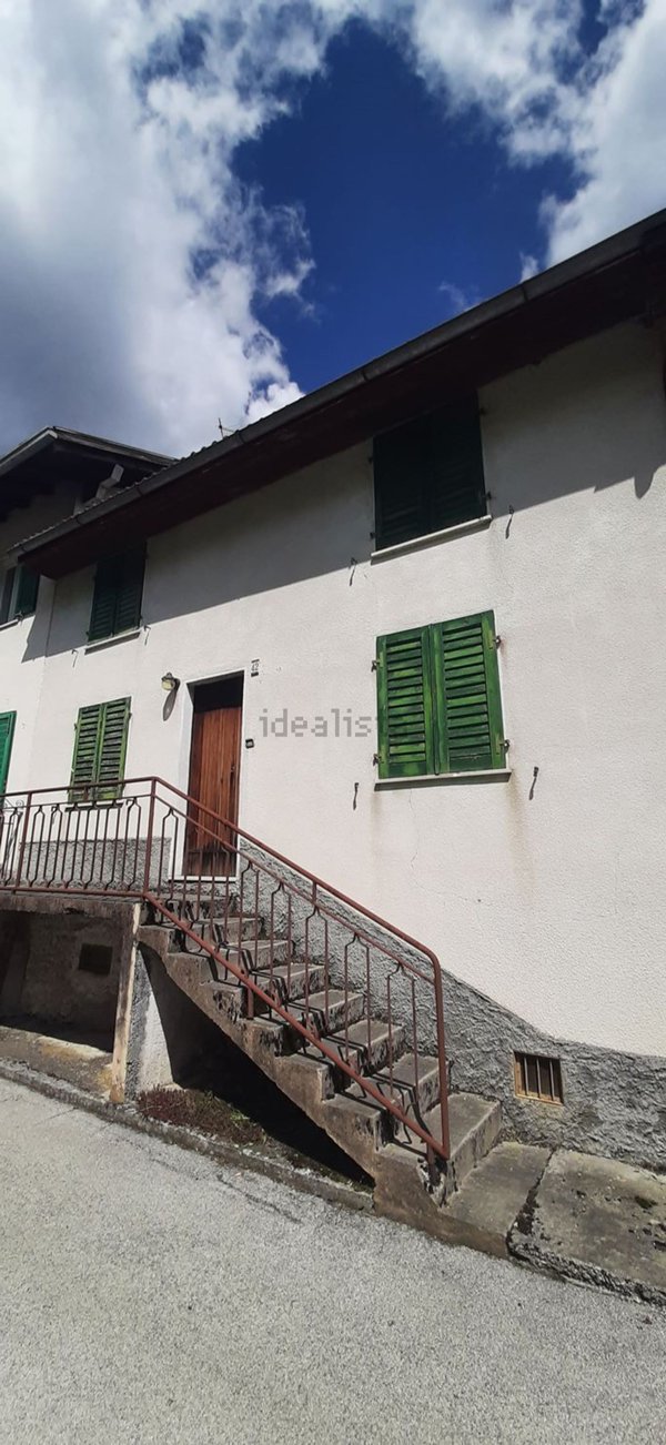 casa indipendente in vendita a Lastebasse