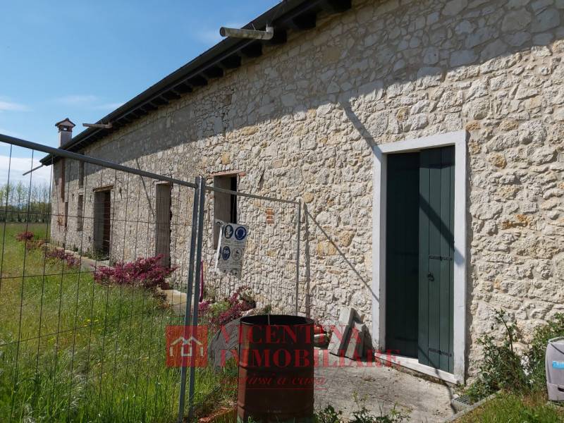 casa indipendente in vendita a Longare in zona Secula