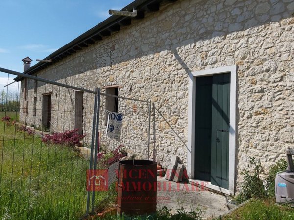 casale in vendita a Longare