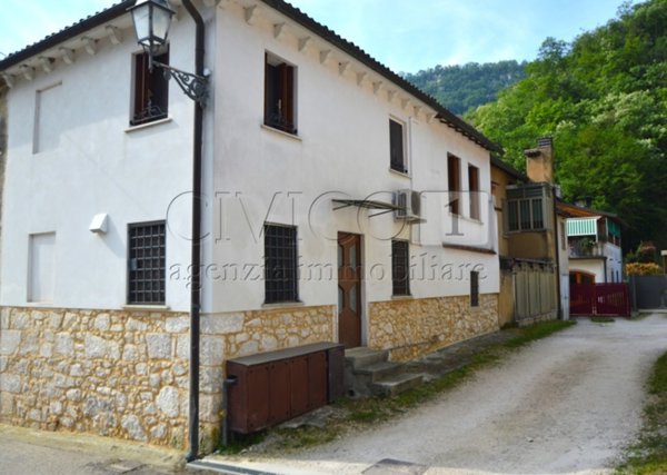 casa indipendente in vendita a Longare in zona Lumignano
