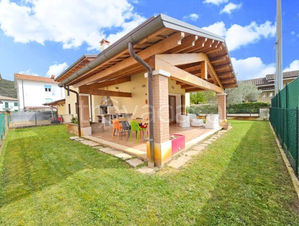 casa indipendente in vendita a Longare in zona Lumignano