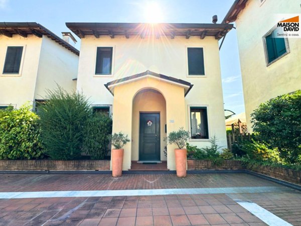 casa indipendente in vendita a Longare
