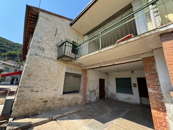 casa indipendente in vendita a Longare