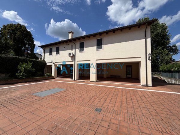 appartamento in vendita a Longare in zona Costozza