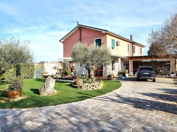 casa indipendente in vendita a Longare in zona Lumignano