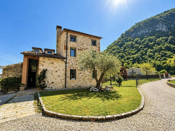 casa indipendente in vendita a Longare in zona Lumignano