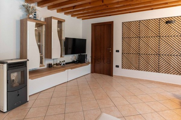 casa indipendente in vendita a Longare