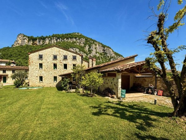 casa indipendente in vendita a Longare in zona Lumignano