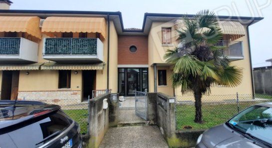 appartamento in vendita a Longare in zona Costozza