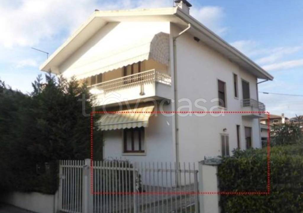 appartamento in vendita a Longare in zona Costozza
