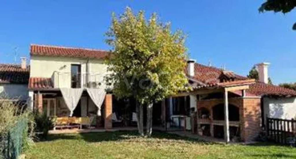 casa indipendente in vendita a Lonigo in zona Madonna