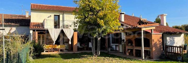 casa indipendente in vendita a Lonigo in zona Madonna