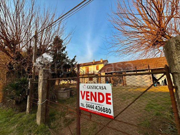 casa indipendente in vendita a Lonigo in zona Madonna