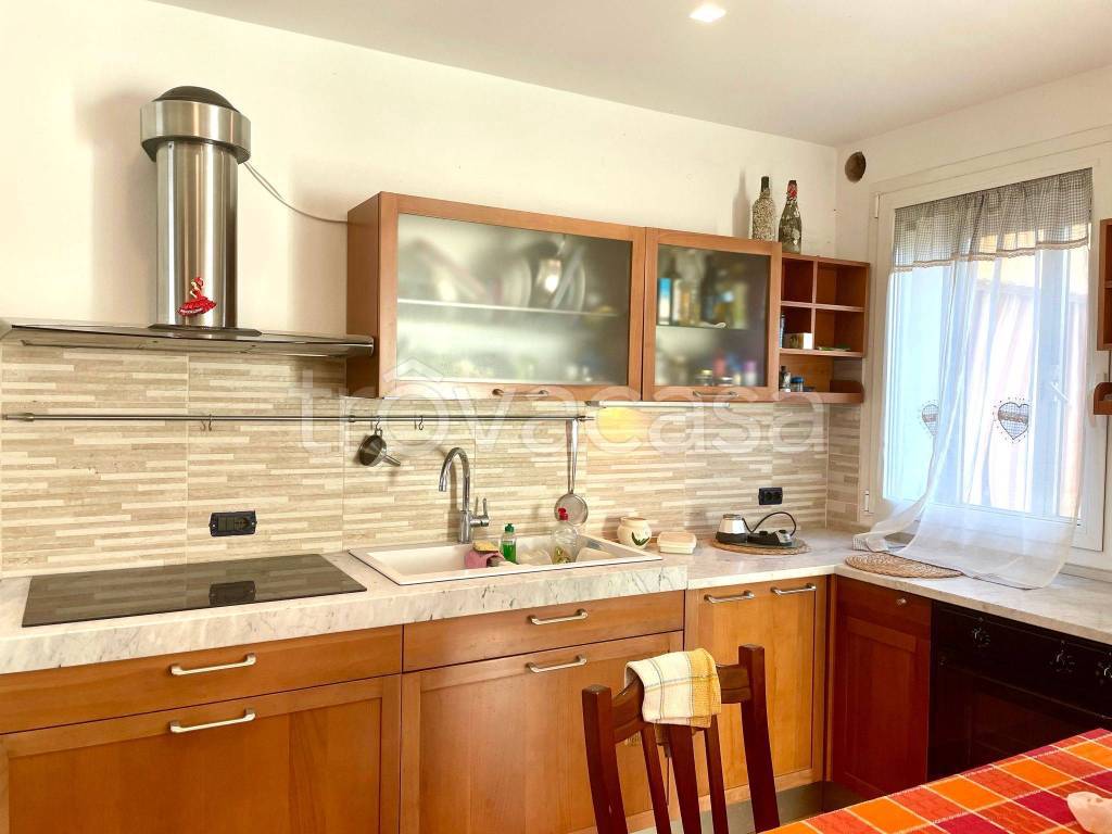 casa indipendente in vendita a Lonigo in zona Bagnolo