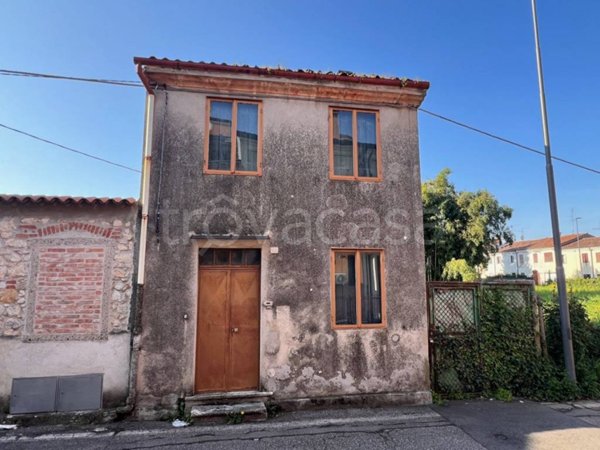 casa semindipendente in vendita a Lonigo
