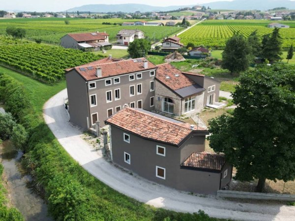 casa indipendente in vendita a Lonigo in zona Almisano