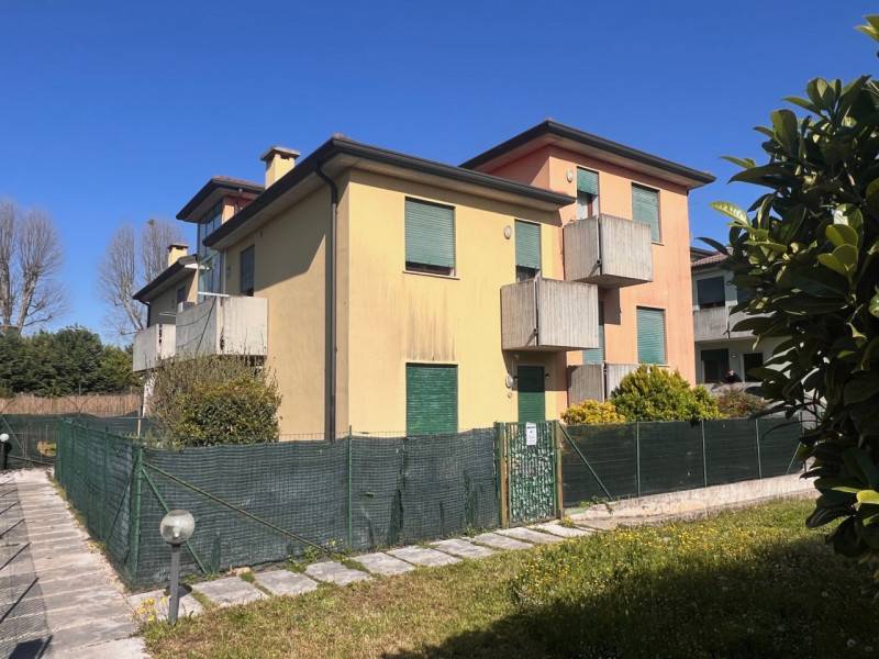 appartamento in vendita a Lonigo in zona Bagnolo