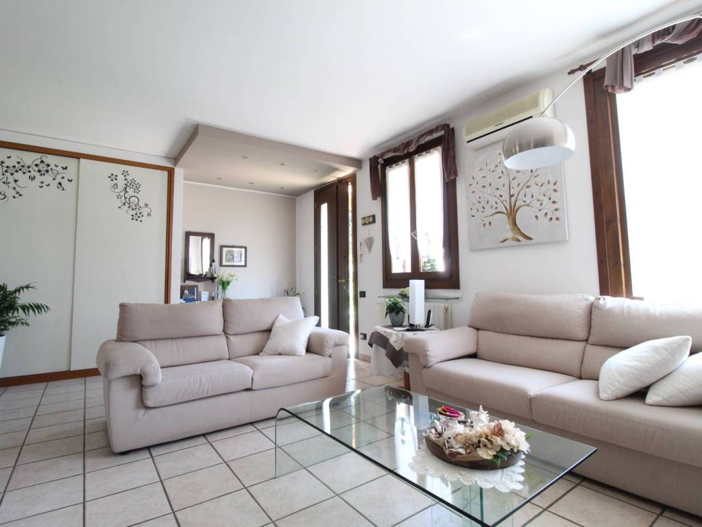 casa indipendente in vendita a Lonigo