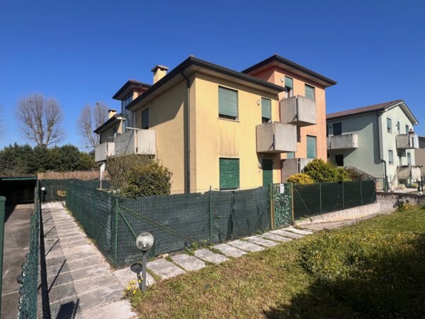 appartamento in vendita a Lonigo in zona Bagnolo
