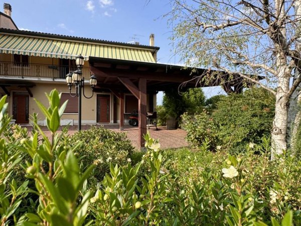 casa indipendente in vendita a Lonigo in zona Madonna