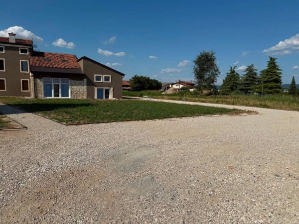 casa indipendente in vendita a Lonigo