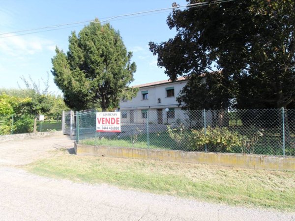 casa indipendente in vendita a Lonigo