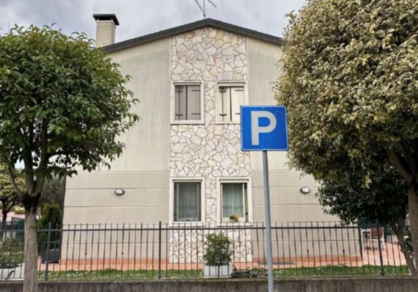 casa indipendente in vendita a Lonigo