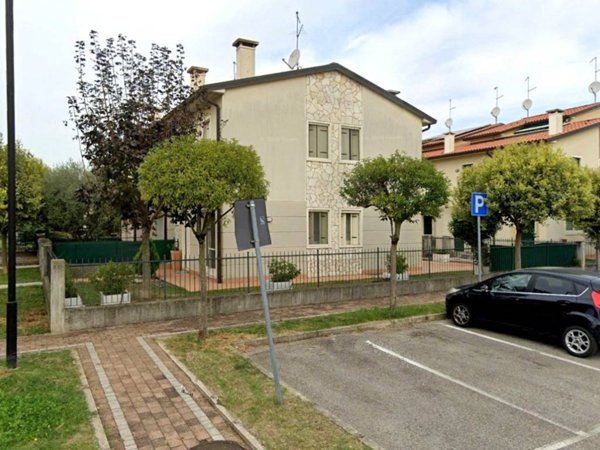 casa indipendente in vendita a Lonigo