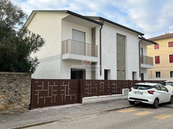 casa indipendente in vendita a Lonigo