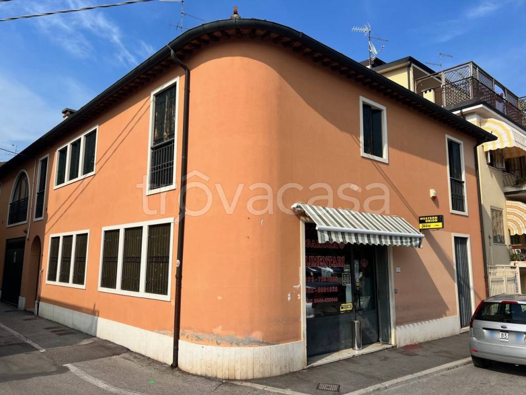 negozio in vendita a Lonigo