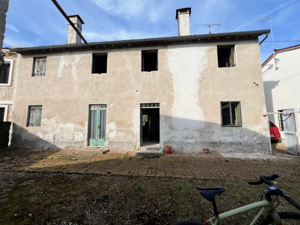 casa indipendente in vendita a Lonigo