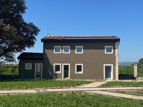 casa indipendente in vendita a Lonigo in zona Almisano