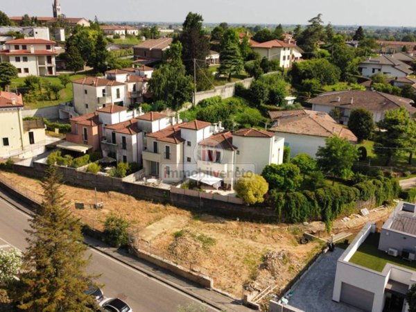 casa indipendente in vendita a Lonigo
