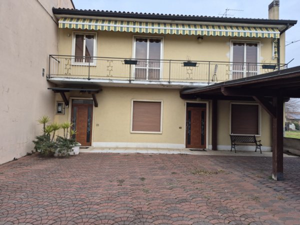 casa indipendente in vendita a Lonigo in zona Madonna