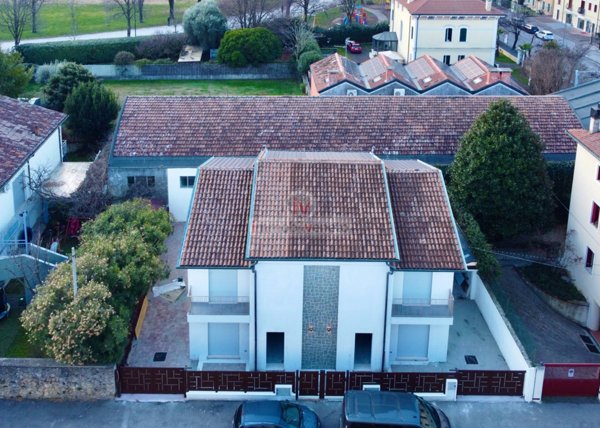 casa indipendente in vendita a Lonigo