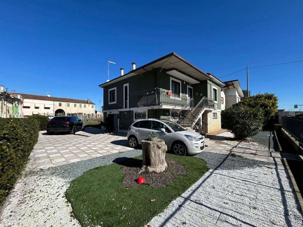 casa indipendente in vendita a Lonigo in zona Madonna