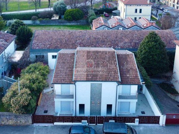 casa indipendente in vendita a Lonigo