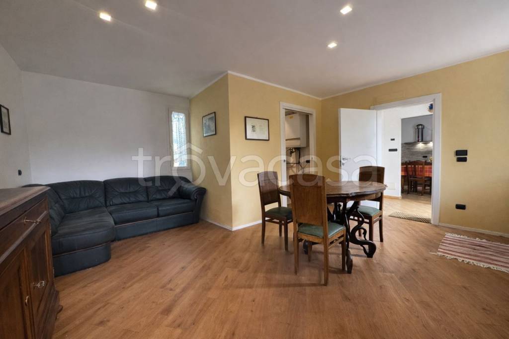 casa indipendente in vendita a Lonigo in zona Bagnolo