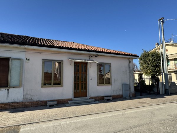 casa indipendente in vendita a Lonigo in zona Almisano