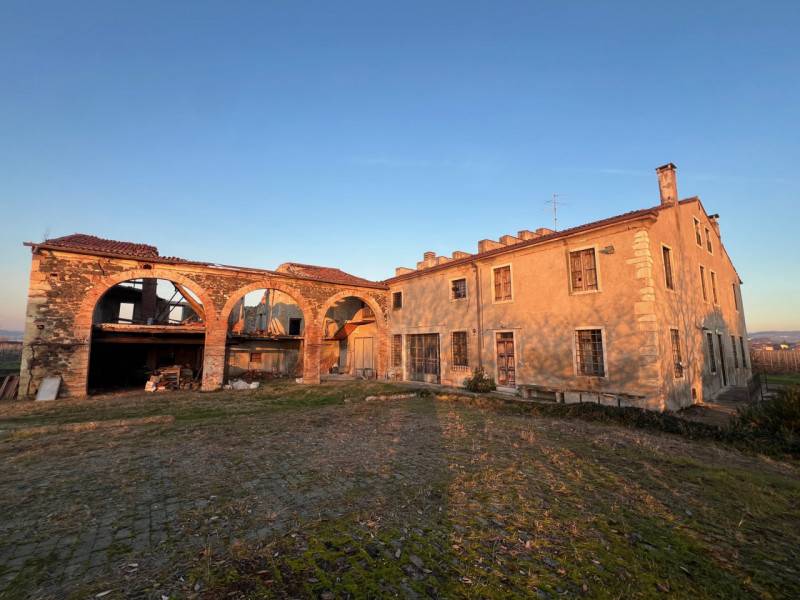 casa indipendente in vendita a Lonigo in zona Almisano