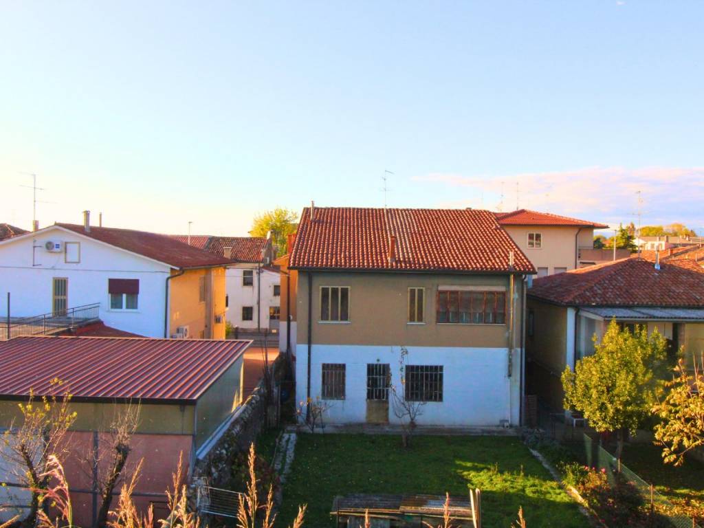 casa indipendente in vendita a Lonigo