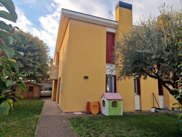 casa indipendente in vendita a Lonigo