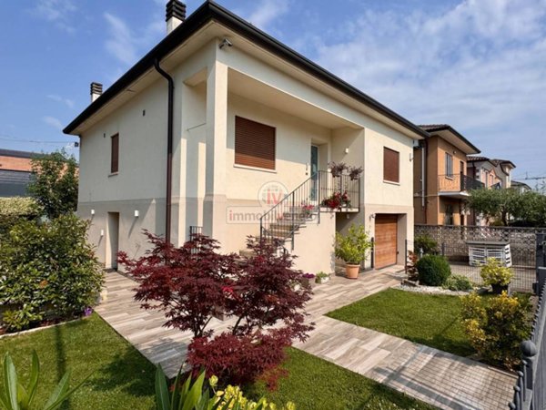 casa indipendente in vendita a Lonigo