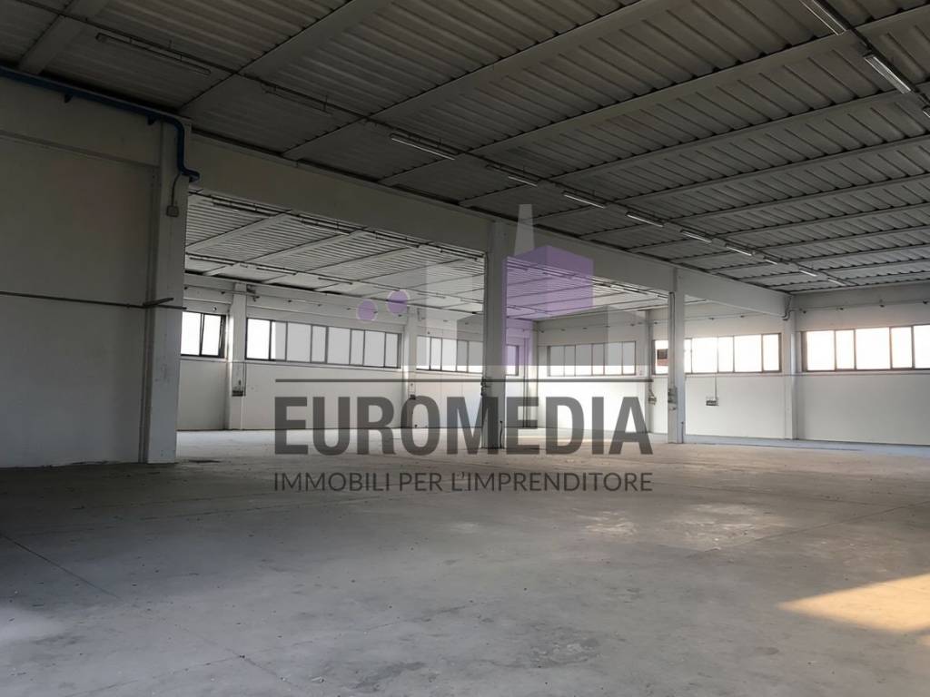 locale commerciale in vendita a Lonigo