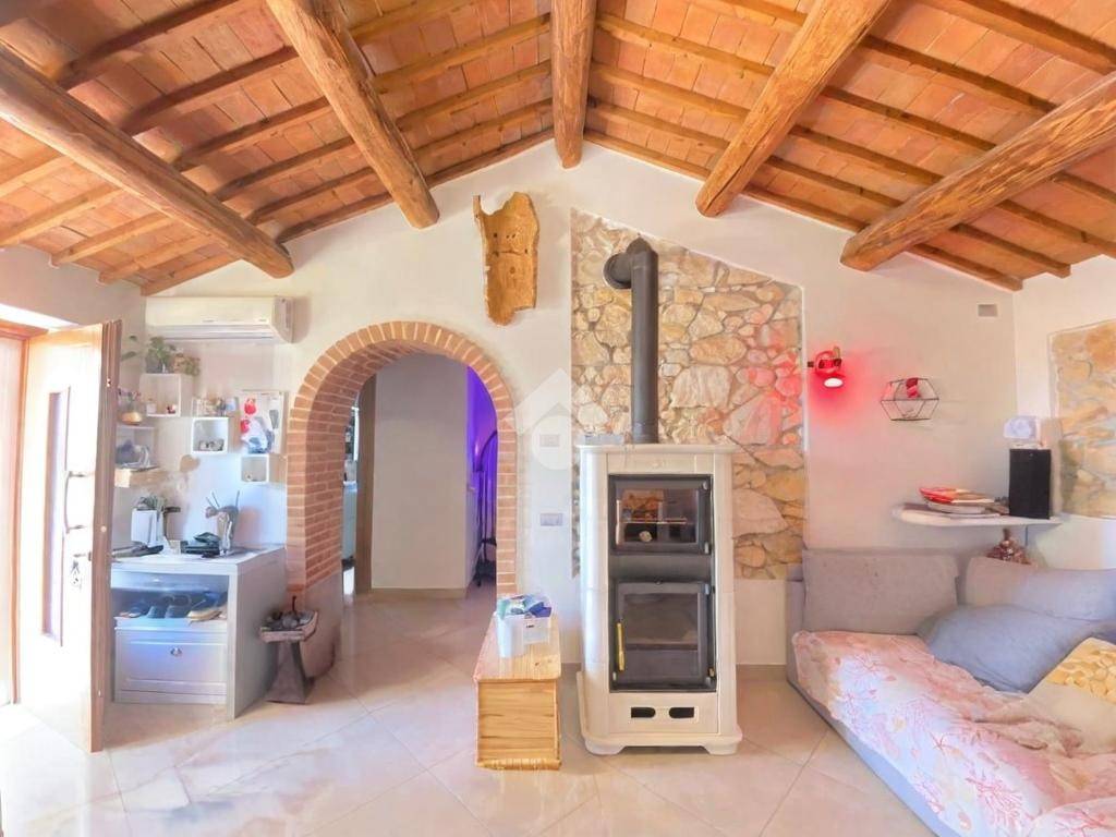 casa indipendente in vendita a Lonigo in zona Almisano