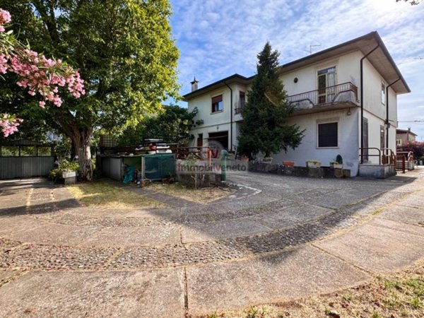 casa indipendente in vendita a Lonigo